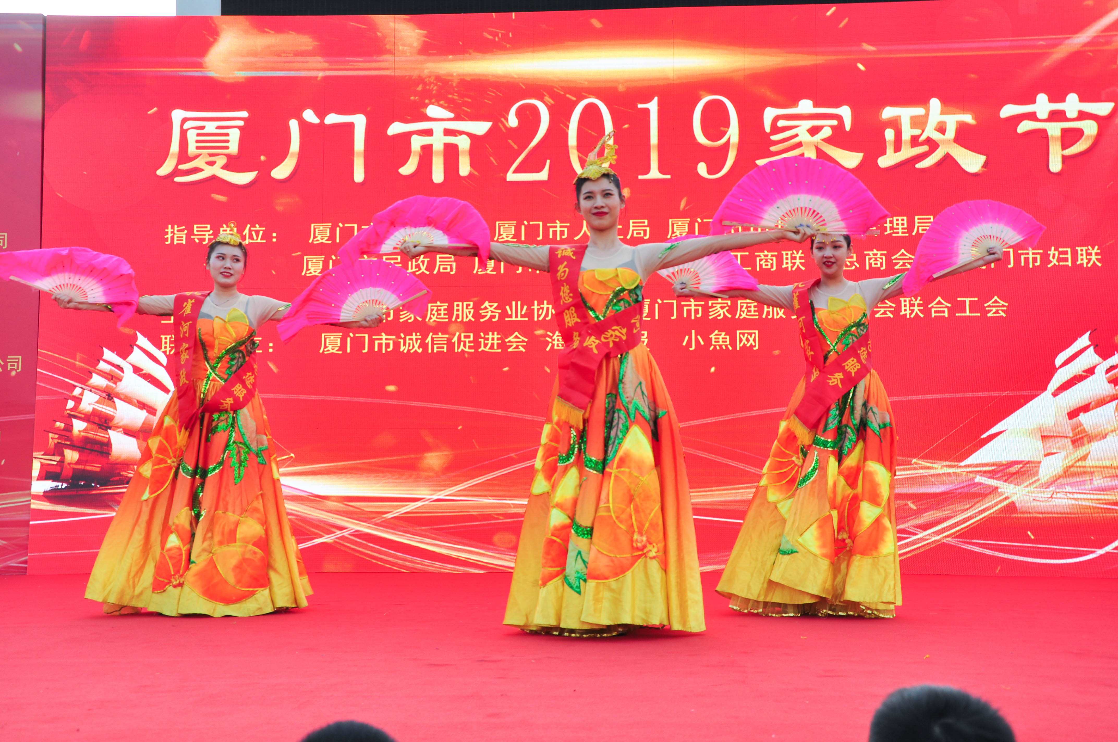 �g��Ц�Z��һ����ʮ�˰���ˇ�R�ψ�������ȸ�������B�T�е����ü�����(ji��)